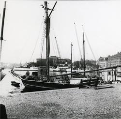 Slupen "Sjörén" av Länna, byggd 1872.