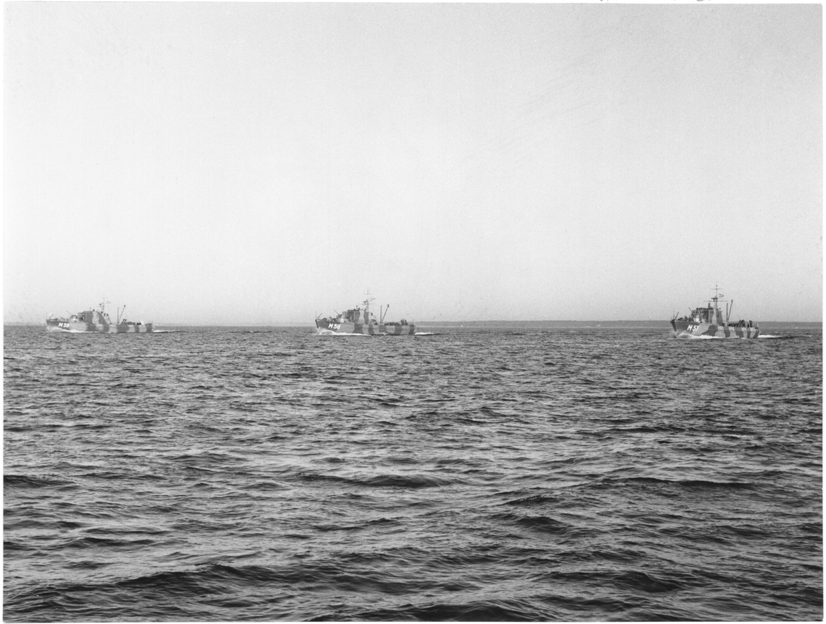 [från Fotobeskrivning:] "Marinens Pressdetalj Codenr.: 015 Reg.Nr.: 18 938"
