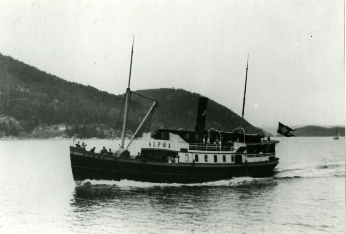 Fotodatum: s/s Alpha i Dröbacksundet 1/6 1903.