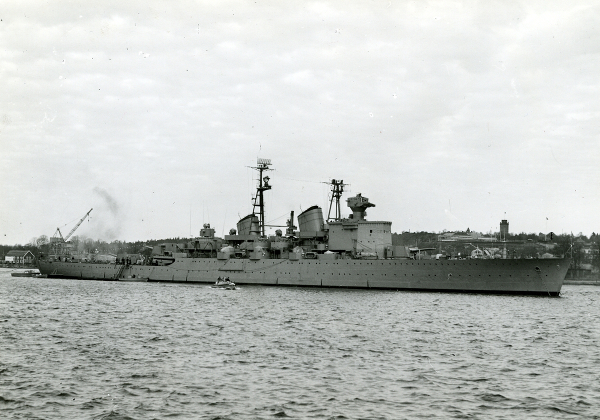Kryssaren Göta Lejon på Strömmen den 4 maj 1951.