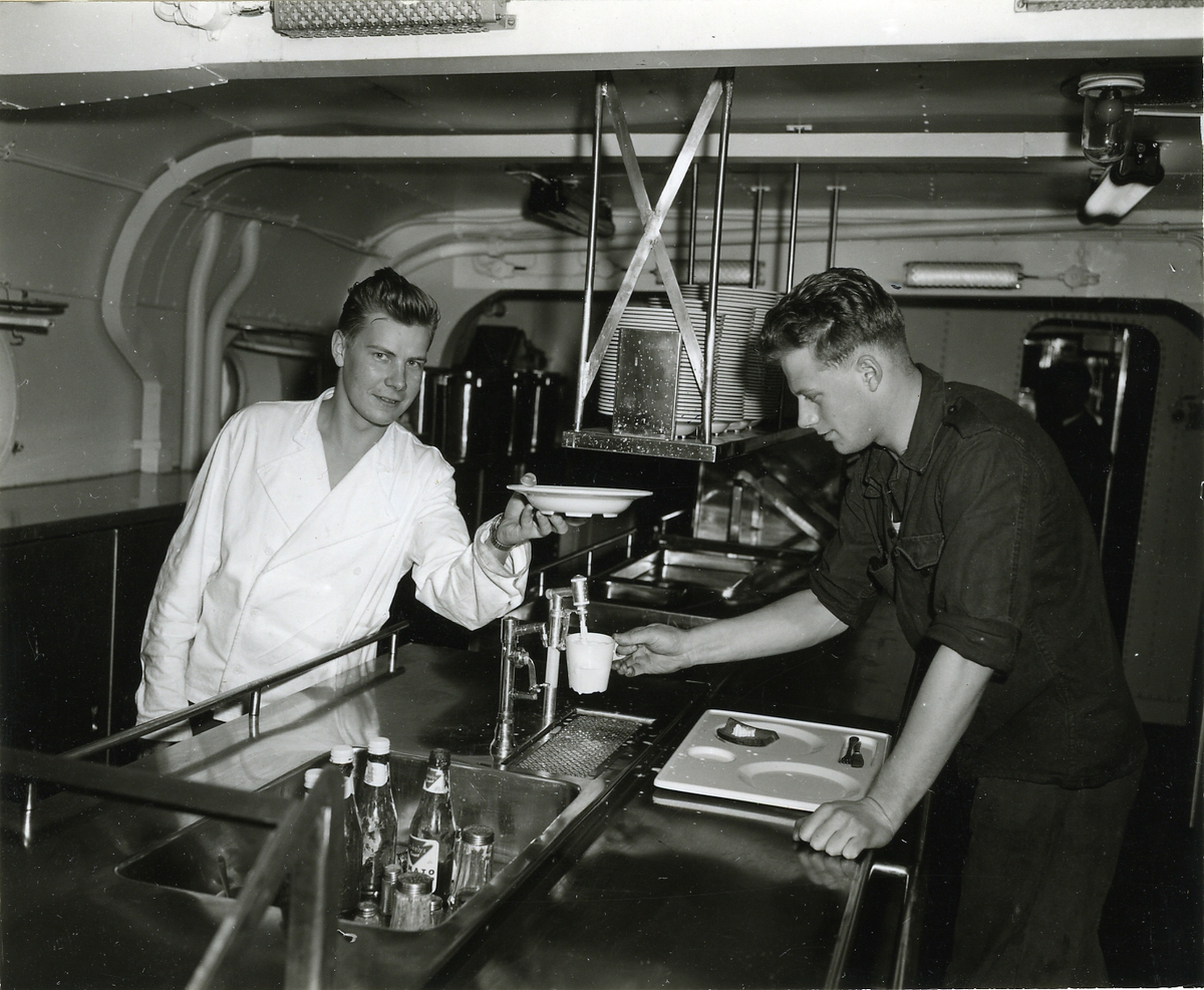 Manskapsmässen på kryssaren Göta Lejon, år 1958.