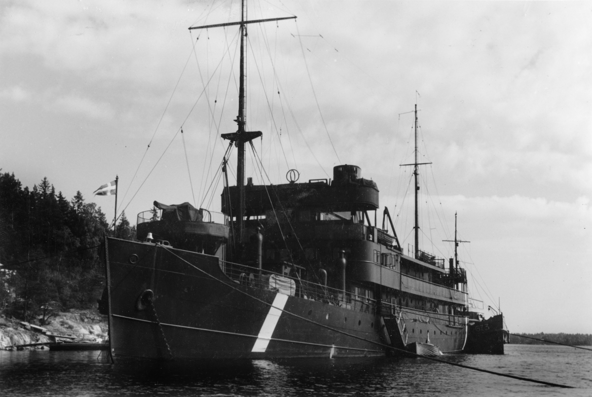 Förbindelsefartyget Marieholm år 1943.