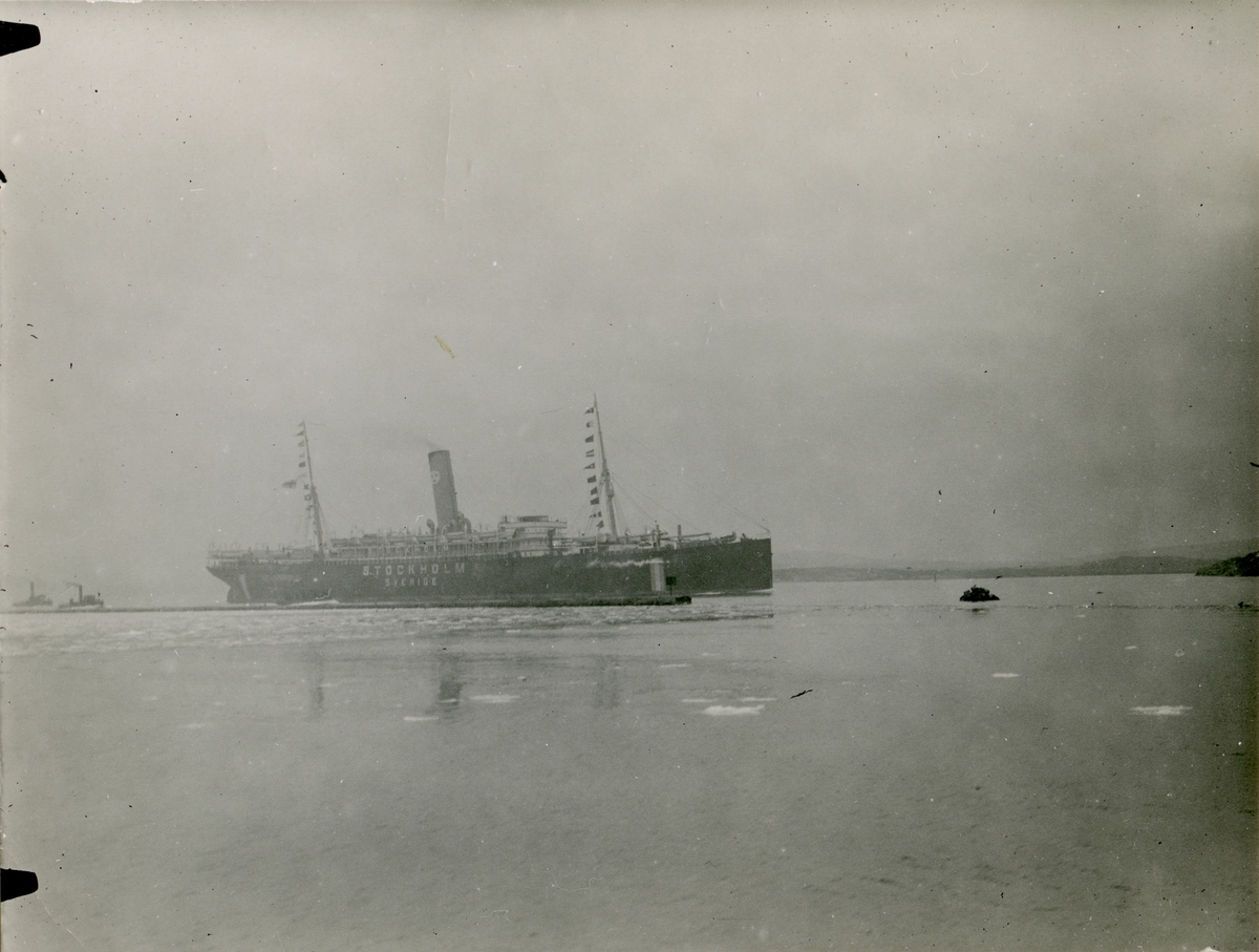 Passagerarfartyget Stockholm under gång.