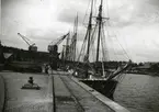 Skutor vid kaj i Värtahamnen den 28 aug år 1925.