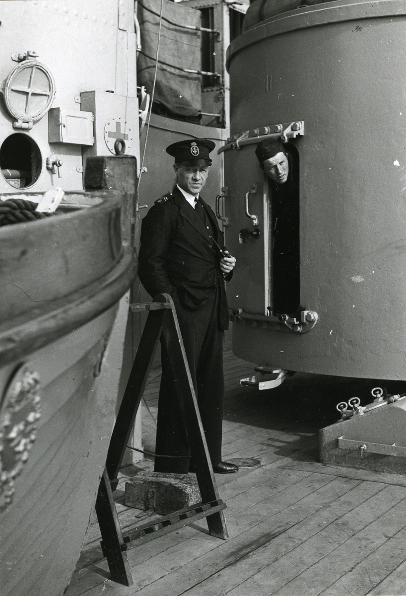 Underofficer på däcket till en pansarkryssare.