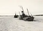 S/S MARINA av Helsingfors, som fick kraftig BB slagsida, då ISBRYTAREN II skar loss henne vid Simpnäs den 8 mars 1942.