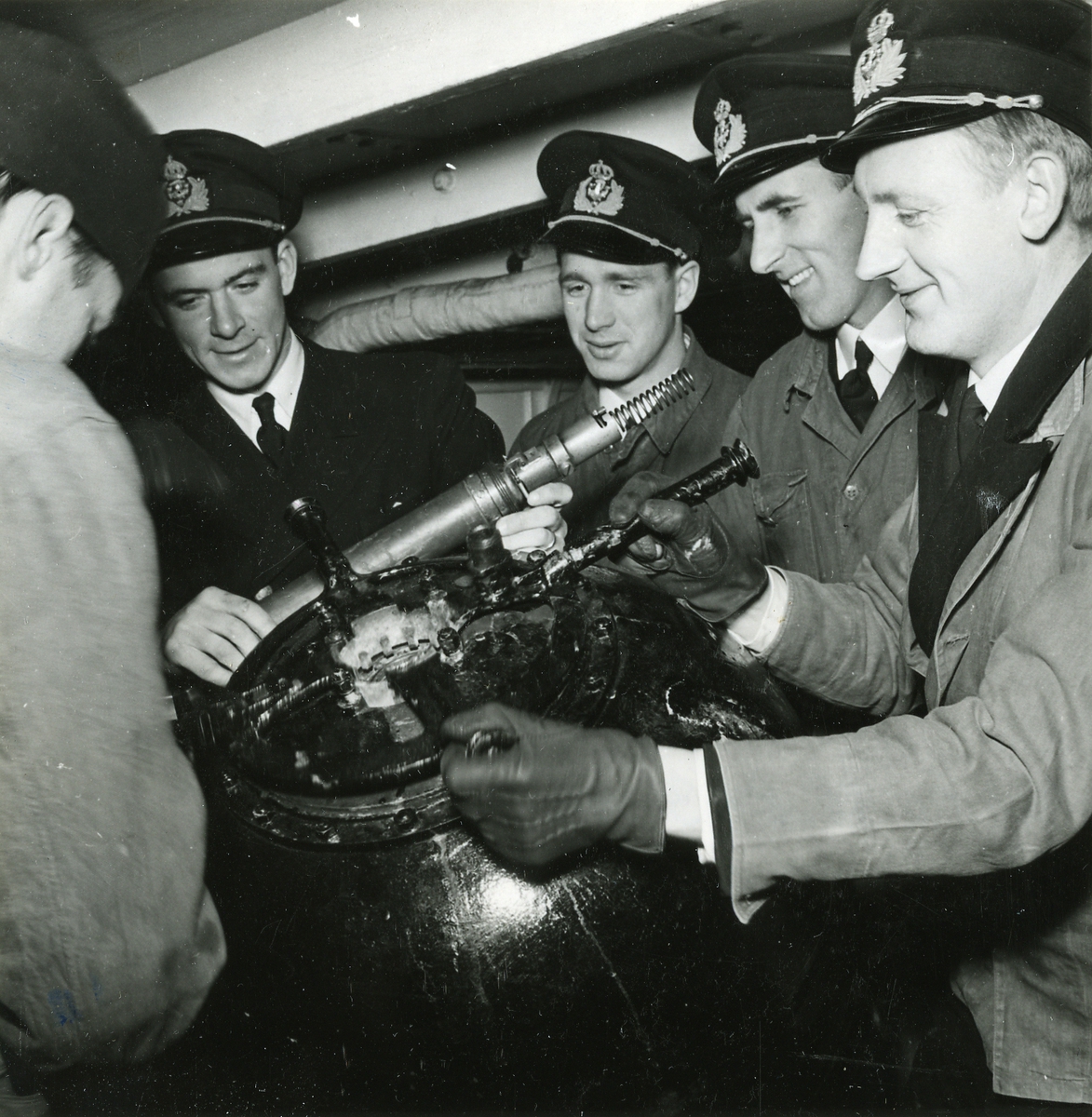 Utbildning i mintjänst, febr. 1943.