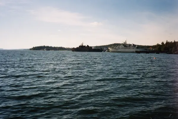 Minfartygen Älvsborg och Visborg förtöjda i Vitså 1995