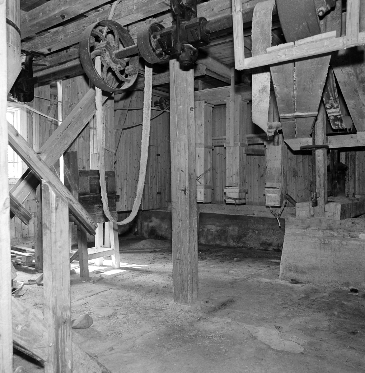 Stange, Romedal valsemølle, interiør fra kverna, 