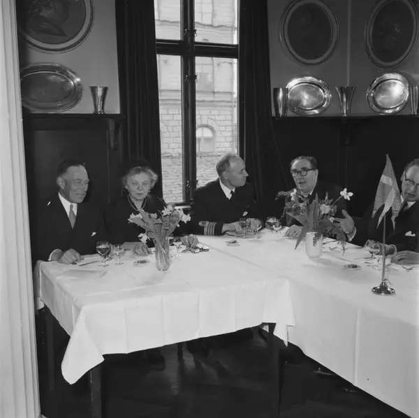 Valen sjösättningsmiddag på off.mässen