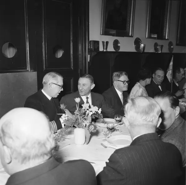 Valen sjösättningsmiddag på off.mässen