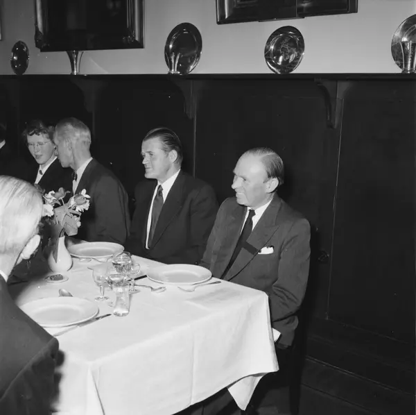 Valen sjösättningsmiddag på off.mässen