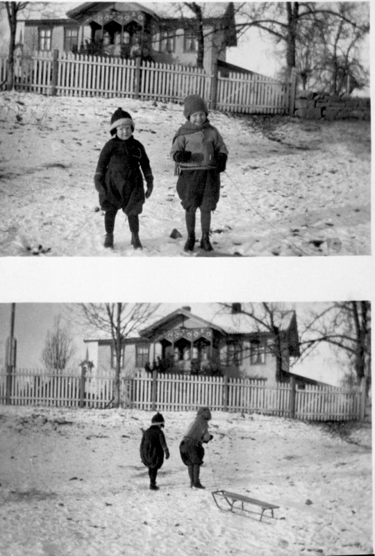 Helene og MArtha Ulven med kjelke, Ulven gård, Ringsaker.