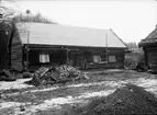 Mangårdsbyggnaden under restaurering, Kvekgården, Fröslunda socken, Uppland 1933