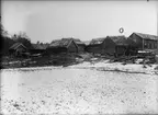 Taklagskrans i samband med restaureringen av Kvekgården, Fröslunda socken, Uppland 1934