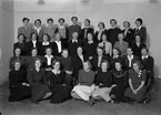 Grupporträtt - Fackskolan för huslig ekonomi, Trädgårdsgatan 14, Uppsala 1945