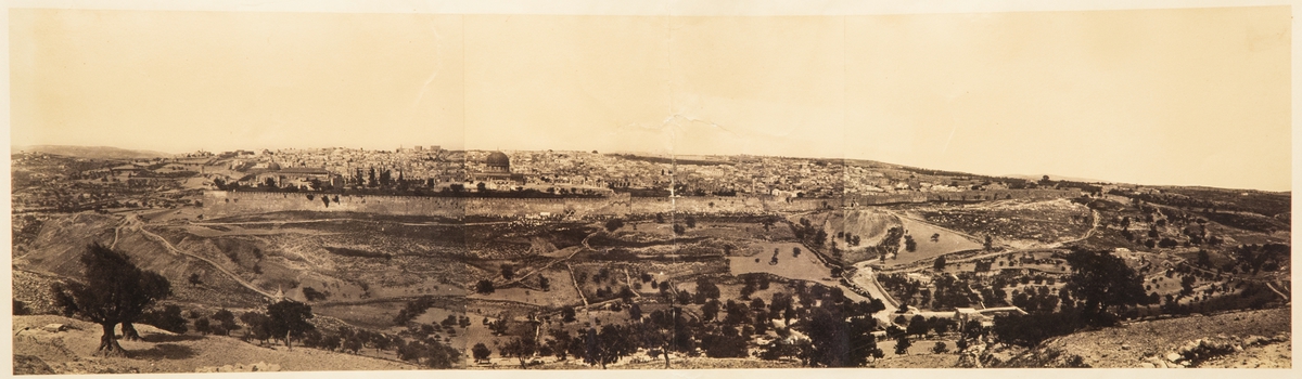 Jerusalem, panorama över staden. Mycket stort fotografi.

Tillhör Adolf Andersohns samling.

Johan Adolf Andersohn (1820-1887) var handlare/filantrop och museets grundare.