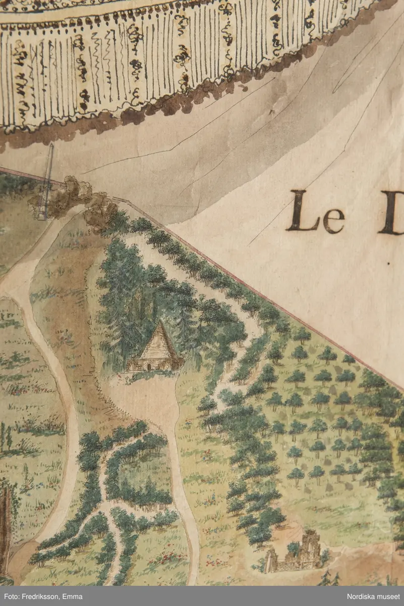 Forskningsbilder, detaljer, karta, planlösning, Frankrike, Park, le De´sert de Retz, Hör ihop med NMA.0074102
Text på kartan:"Le Desert, Jardin Pittoresque, dessiné et éxécuté dans toutes ses parties, Architecture et plantations / Par Mr Racine De Monville". mm.
inmärkt som föremål NM.0334542A-D