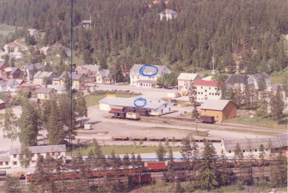 Flyfoto Dokka Hotell -  Dokka Stasjon