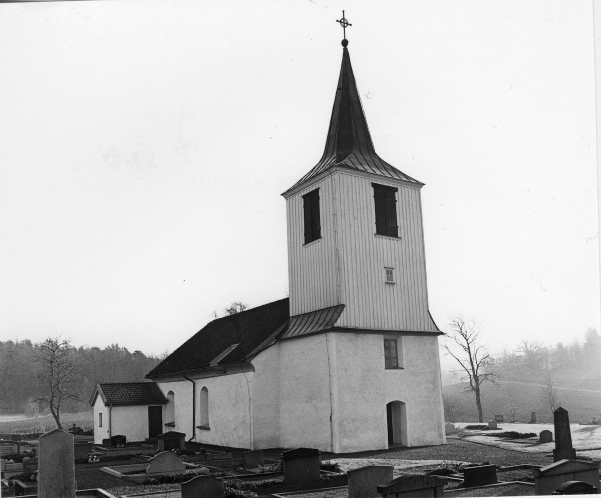 Hålanda kyrka