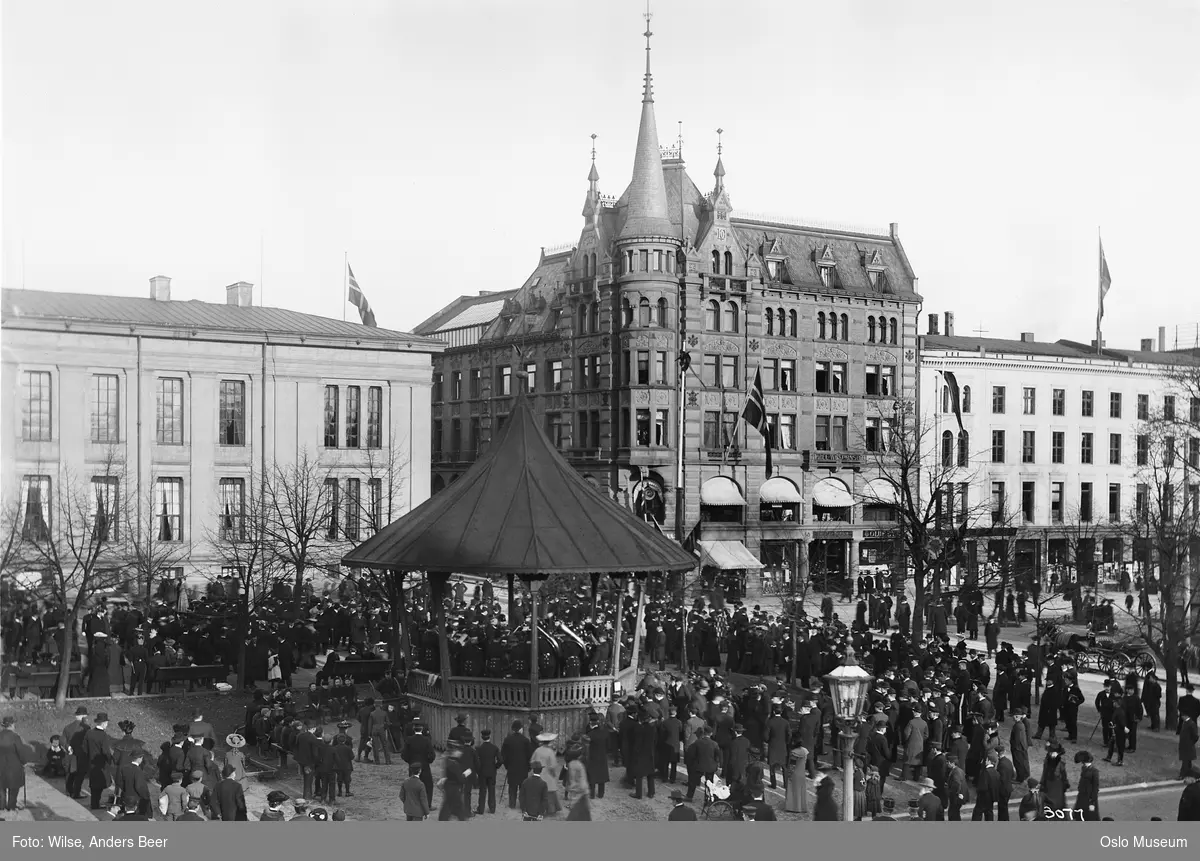 musikkpaviljong, orkester, publikum, forretningsgårder, Universitetet