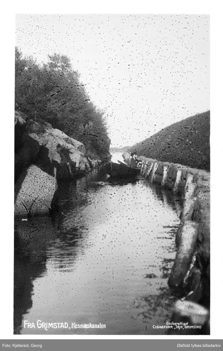 Hesneskanalen, Grimstad i Aust-Agder.
Hesneskanalen er en sjøkanal mellom Osterkilen og Berstelkilen i Grimstad kommune i Aust-Agder. Kanalen er fra 1883 og er ganske smal og grunn slik at bare småbåter kan passere.