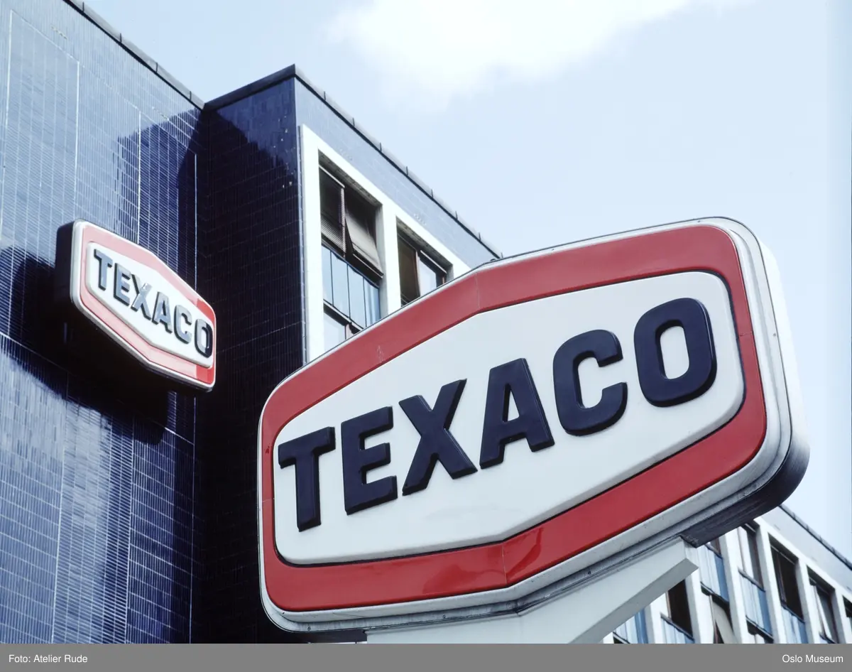 Texaco-gården, kontorbygning, bensinstasjon, Texaco-skilt