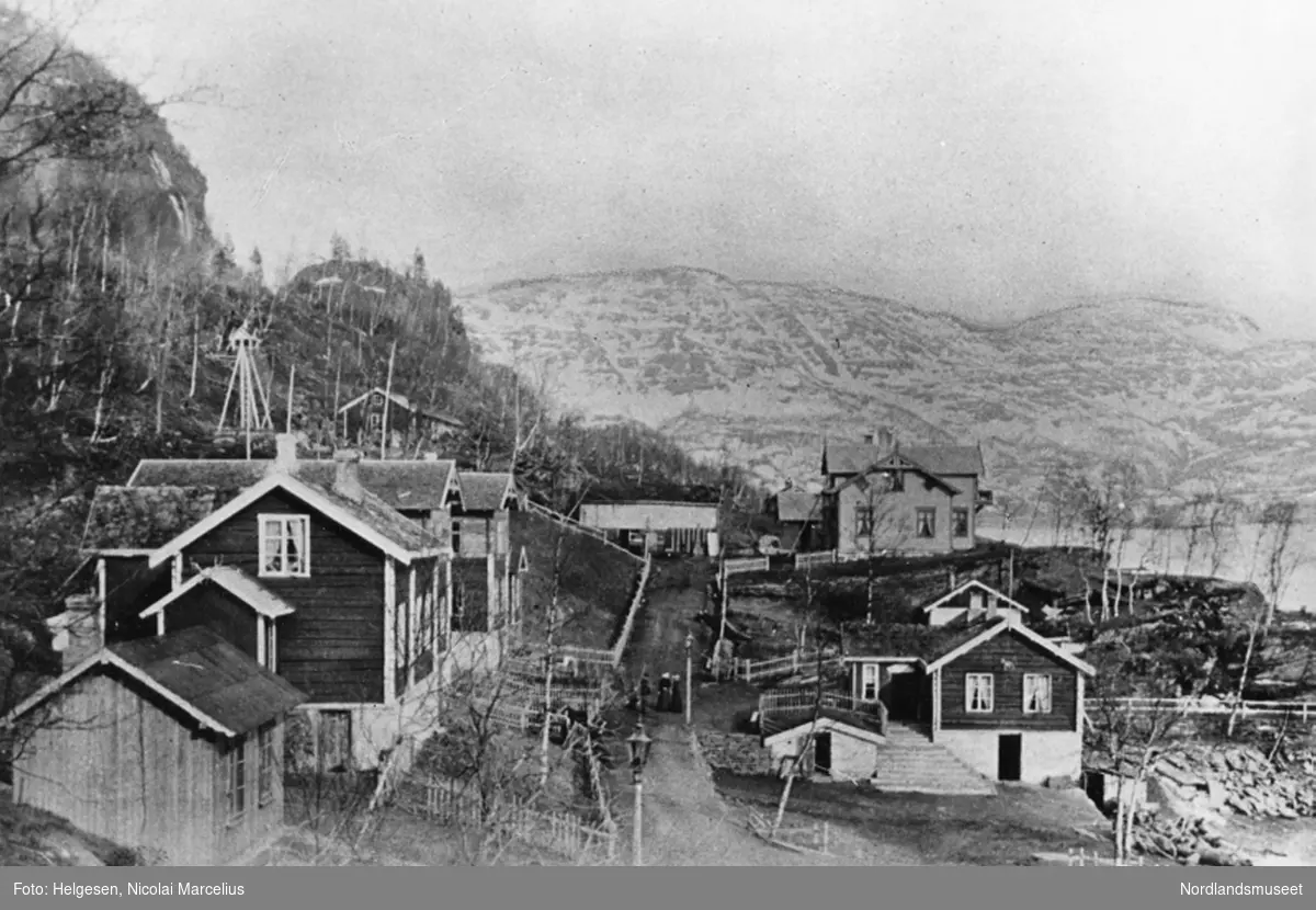 Furulund bolighus kontoret hotell lagerhus diriktørbolig messa to damer vei gatelykter