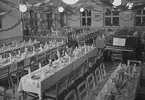 Julbord på marketenteriet på F 3 Östgöta flygflottilj, julafton 1941. Dukade långbord.