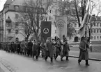 Riksförbundet Landsbygdens Folk, RLF, tågar i Carolinabacken, Drottninggatan, Uppsala november 1944