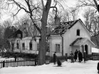 Studenternas friluftsgård, Vårdsätra gård i Vårdsätra eldhärjad, Uppsala 1945