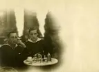 Sjömän fikar. Till vänster Gustaf Andersson.