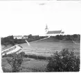 Färgelanda kyrka och prästgården.