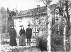 Aron Niklasson samt hustrun Marta och dottern Laura. Bråna (Gyterud)  Järn