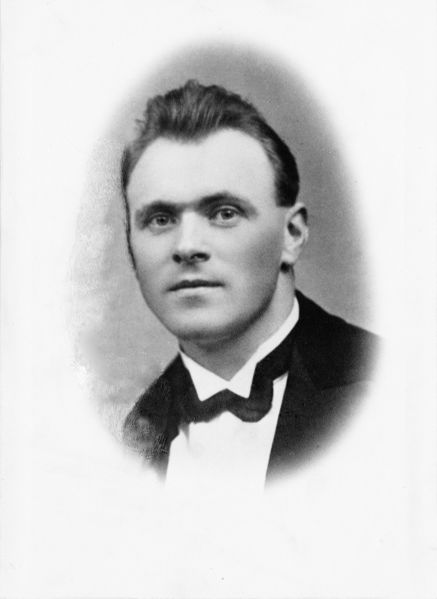 postekspeditør, Stein Kristian Elias, portrett, leder av Steingruppen