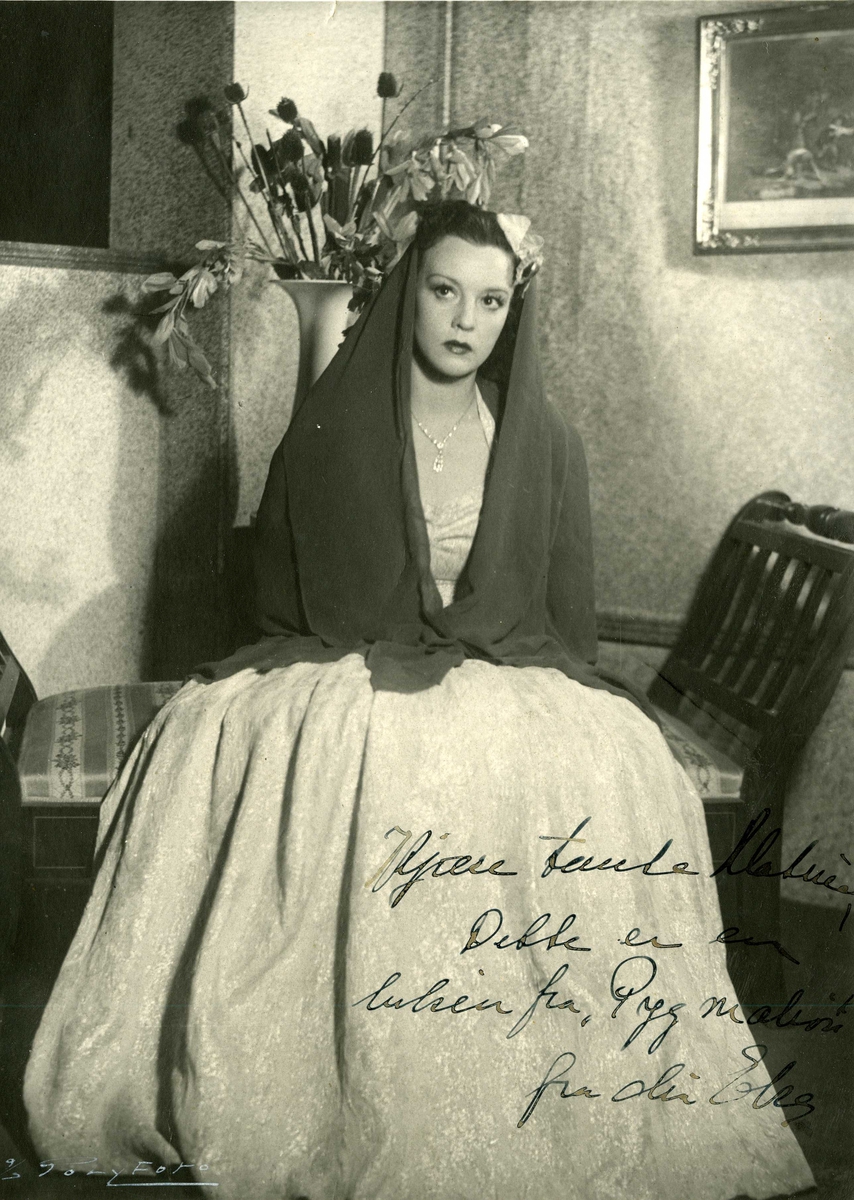 Else Heiberg, i rollen "Pygmalion". Ca. 1930.