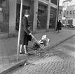 Höga trottoarkanter i Huskvarna centrum på 1960-talet.