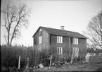 Bostaden och ladugården.  Fågelbacka  Holm