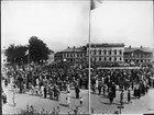 Torget Vänersborg 1945. Fredsmanifestation