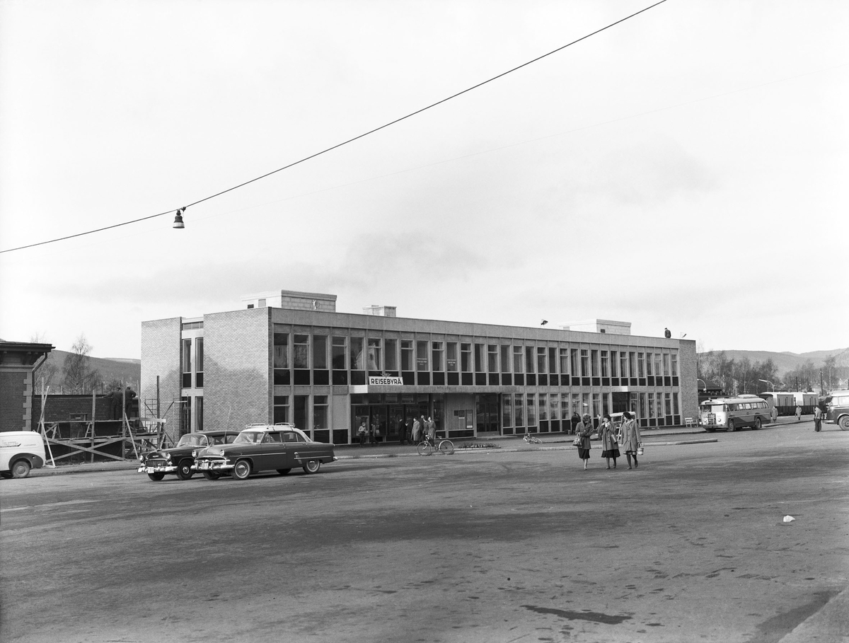 Lillehammer busstasjon som ny i 1958