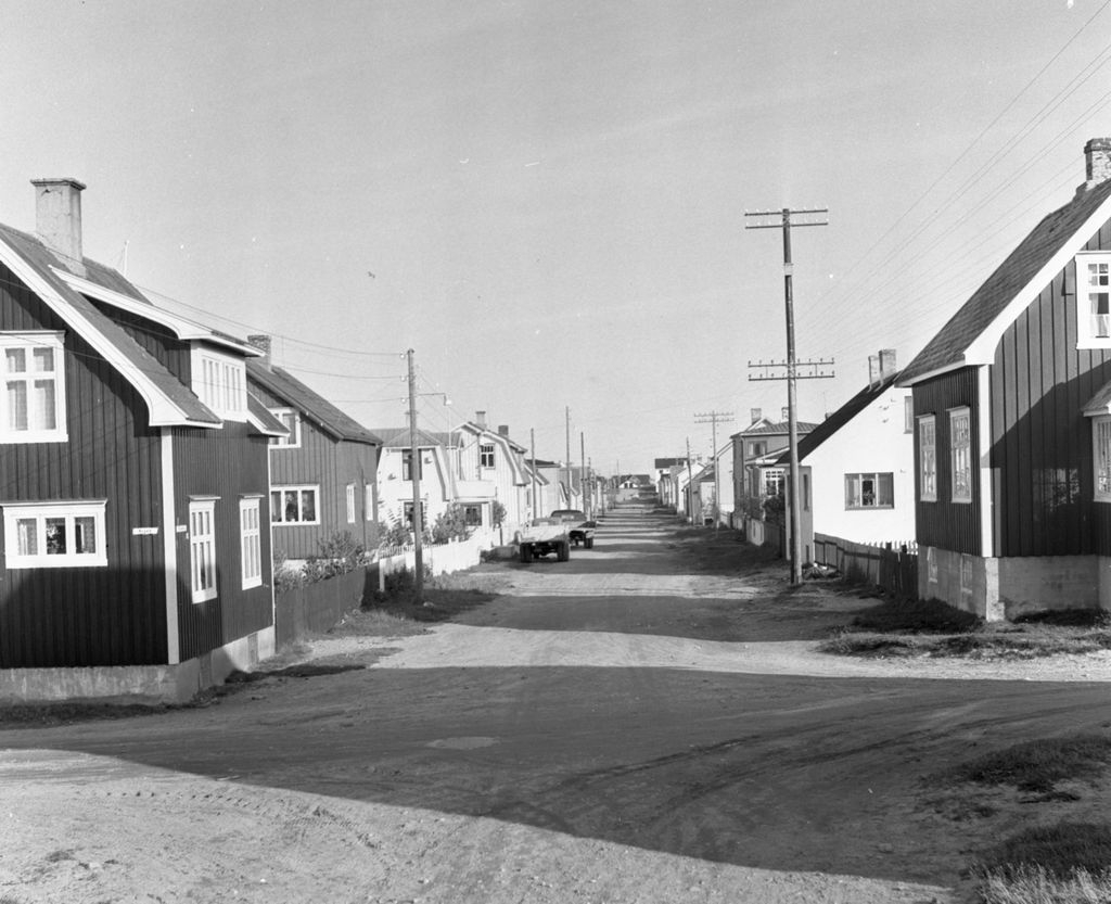 Andenes, Fr. Nansens gate i krysset med Nygata.