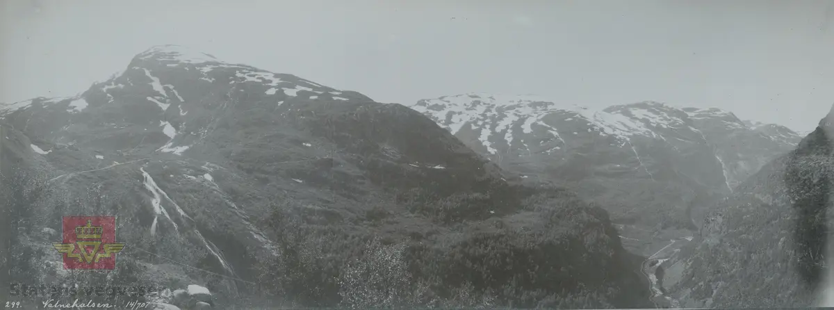 Album fra 1903-1908. Utsikt over Vatnahalsen i Aurland 14. 07. 1907.