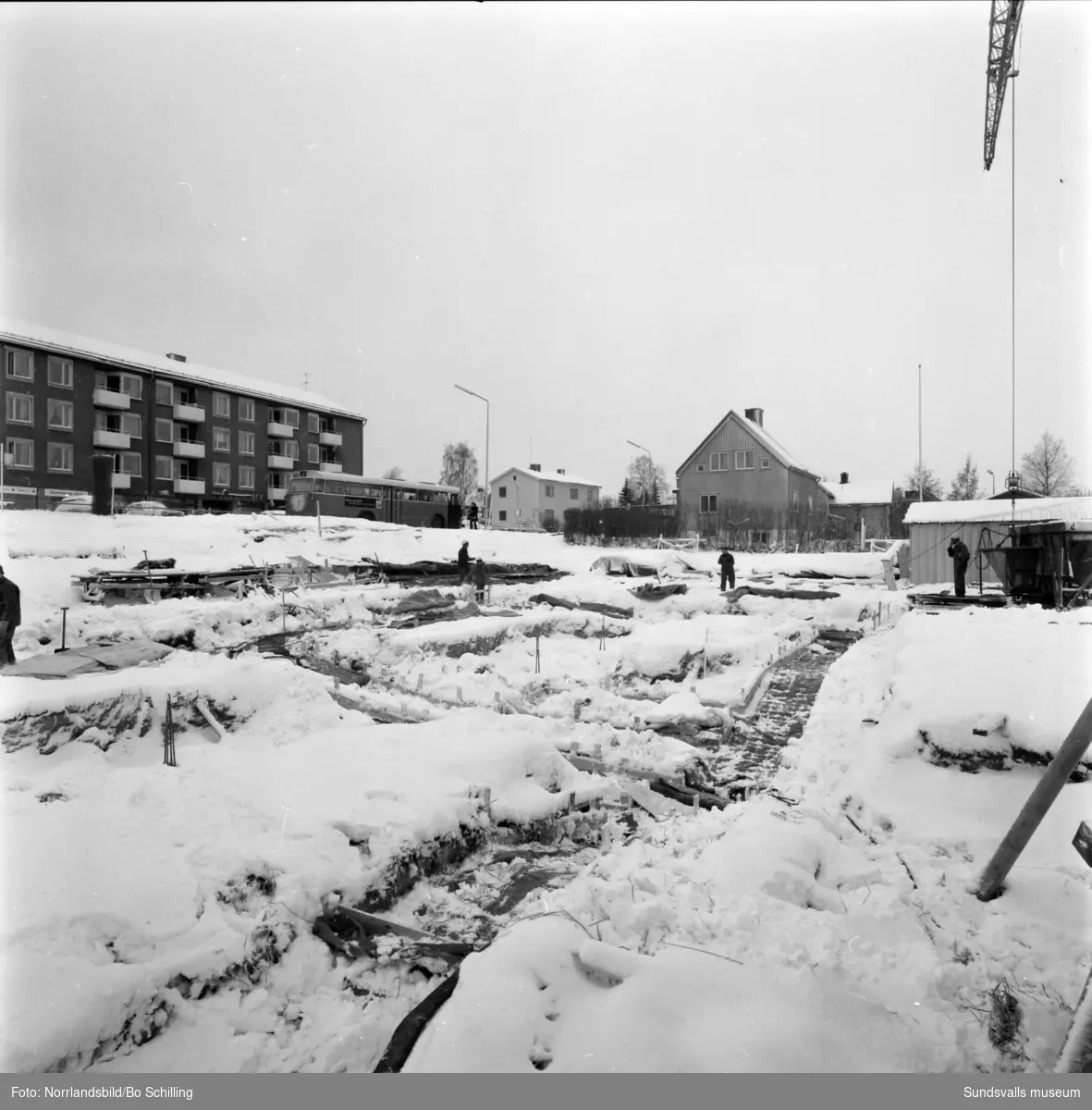 Markberedning och grundarbete inför byggandet av Skönsmons skola.