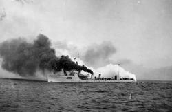 Wrangel utför rök och dimbildning.