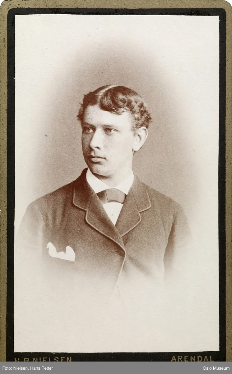 portrett, mann, vignettert brystbilde