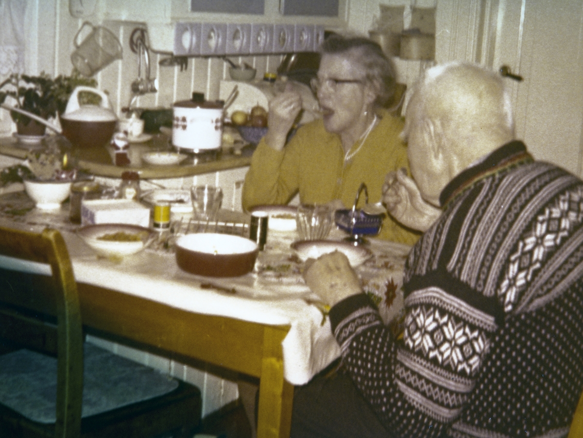 Kjøkkenet på føderåden på Søndre Tomter (Ner-Tomter) i 1970.