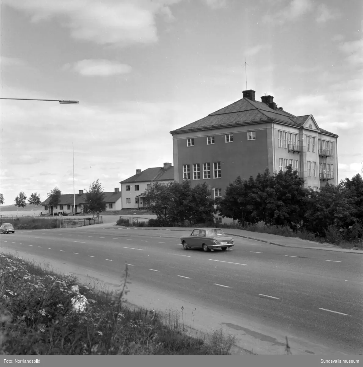 Skolan i Vapelnäs. Exteriörbilder.