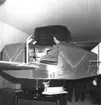 Kvinna i flygsimulator Linktrainer på F 3 Östgöta flygflottilj, 1949.