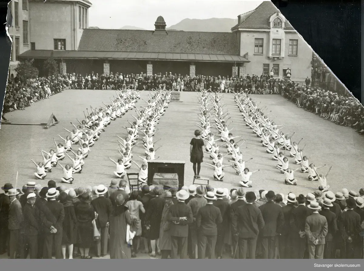 Linjegymnastikk, St. Svithun skole.