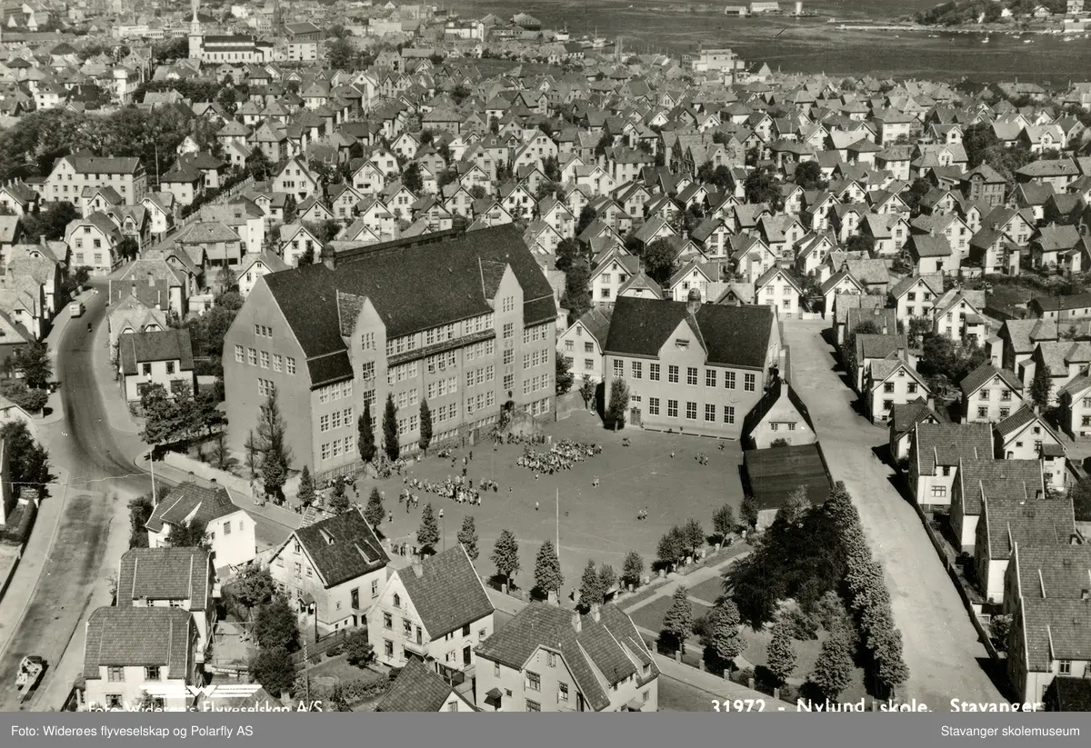 Nylund skole, Stavanger. Postkort.